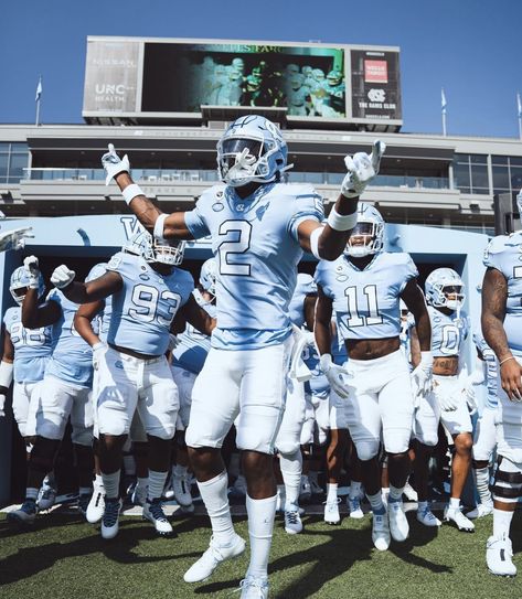 College Football Wallpaper, Heels Wallpaper, North Carolina Football, American Football Cleats, Tar Heels Football, Drip Ideas, College Football Uniforms, Unc Football, American Football Uniform