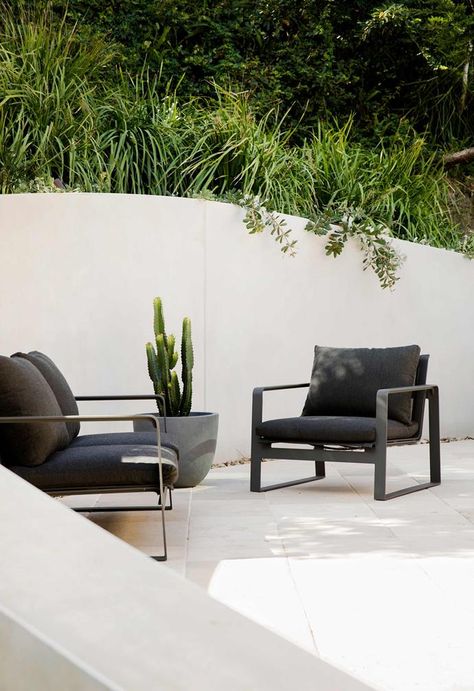 Outdoor Sofa Design, Modern Outdoor Sofas, Contemporary Outdoor Furniture, Modern Outdoor Living, Furniture Contemporary, Luxury Outdoor Furniture, Outdoor Furniture Design, Outdoor Furniture Sofa, Contemporary Chairs