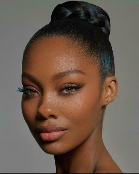 African American Women Hairstyles, Christian Style, Almond Eye Makeup, Almond Eyes, Skin Model, Casual Makeup, Dark Crystal, Black Women Makeup, Christian Fashion