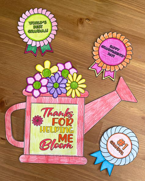 This adorable craft/homemade gift is designed for your students to create a fun watering can card to gift their grandparents on Grandparents’ Day. This template also includes a special pocket feature for students to insert a packet of seeds to remind their grandparents, “Thanks for Helping Me Grow! Parents Day Activity For Kids, Cards For Grandparents From Kids, Special Persons Day Craft, Simple Grandparents Day Crafts, Grandfriends Day Activities, National Grandparents Day Crafts, Grandparents Art For Kids, Diy Grandparents Day Cards, Grandparents Day Art For Kids