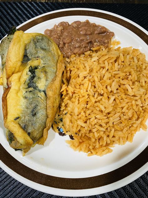 👩‍🍳CHILE POBLANO 🌶️ARROZ 🍚 Pancheros Rice Bowl, Pancheros Rice, Poblano Burrito, Vegetarian Huevos Rancheros, Mexican Main Dishes, Mole Poblano, Mexican Snacks, Mexican Breakfast Recipes, Freezable Meals