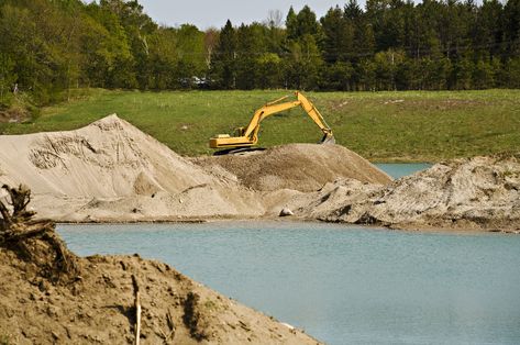 How To Build A Pond Step By Step, Making A Pond How To Build, How To Make A Pond, Nature Knowledge, Digging A Pond, Pond Build, Pond Building, Build A Pond, Beautiful Pond