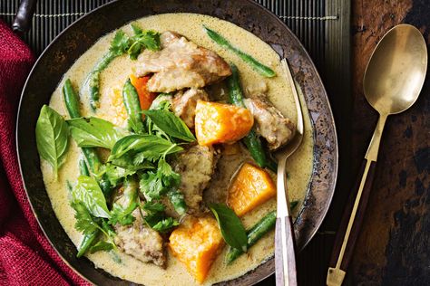 Lemongrass Curry, Lemongrass Recipes, Healthy Potatoes, Slow Cooked Pork, Beef Salad, Pork Dishes, Slow Cooked, Asian Cooking, Healthy Eating Recipes