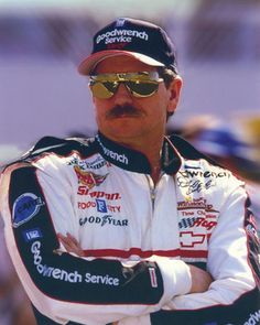 Dale Earnhardt "The winner ain’t the one with the fastest car, it’s the one who refuses to lose" Dale Earnhardt Sr, Dale Jr, Nascar Drivers, Jeff Gordon, Dale Earnhardt Jr, Dale Earnhardt, Nascar Racing, Fast Cars, Nascar