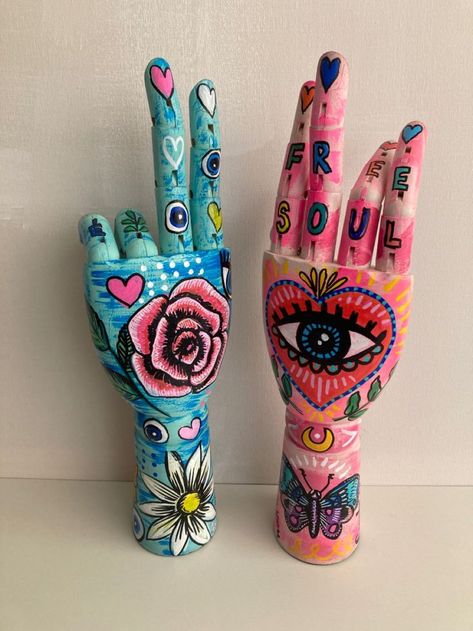 Painted Objects, Sacred Heart Art, Mannequin Art, Upcycled Art, Deco Boheme, Sanya, Wooden Hand, Crafty Craft, Hand Art