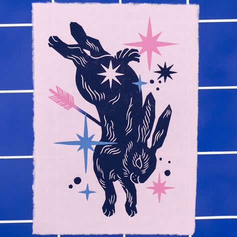 NEWS - 1. Hare Lino print now available on Etsy! 2. The SALE of my online course for linocut beginners ends in a few hours! Be quick if you want to start your OWN art works with linoleum 😍 If YOU want to learn to print with multiple colors, then join my online course! Not only will I show you all the basics of linocut, but I’ll also explain step by step how to create a design with multiple blocks. Printing on fabric is now also included. 👚 It’s a really comprehensive course and it’s on SALE... 2 Color Lino Print, Beginner Linocut, Linoleum Block Printing, Sketches Pencil, Card Inspo, Linoleum Block, Art Sketches Pencil, Lino Print, Linoleum