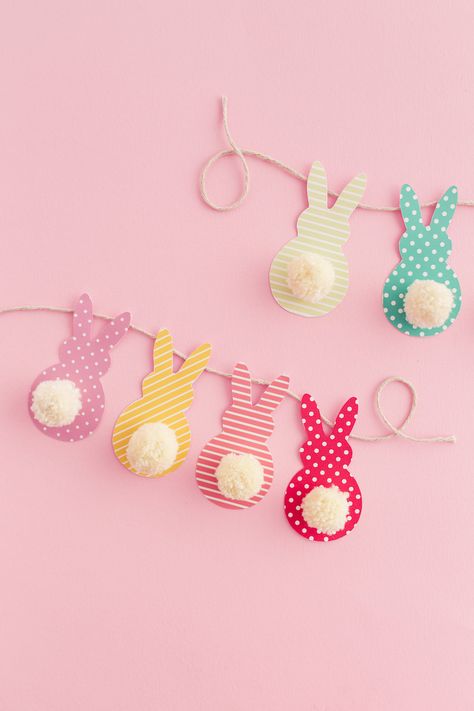 Homemade Easter Decorations, Easter Garland, Easy Easter Crafts, Cute Diy, Easter Crafts Diy, Earthship, Easter Bunnies, Bunny Crafts, Easter Activities