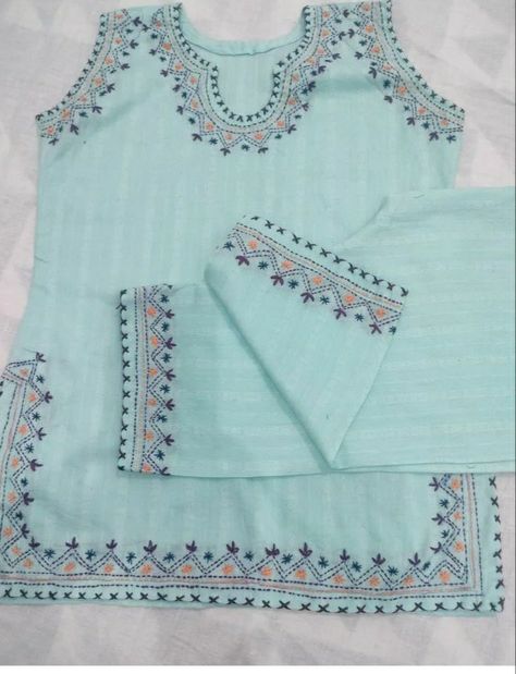 Cotton Kurti Embroidery Designs, Baby Rumal Hand Work, Frock Embroidery Design, Hand Embroidery Designs For Suits, Embroidery Designs For Kurtis, Easy Dress Sewing Patterns, Neck Designs For Suits, Trendy Shirt Designs, Embroidery On Kurtis