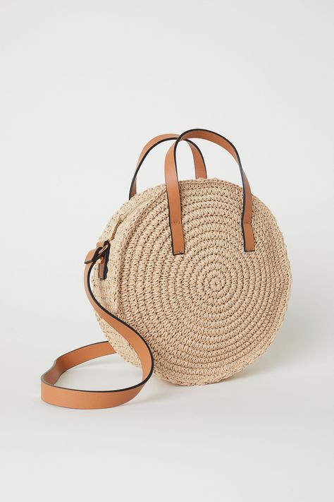 H&M Round Paper Straw Handbag Round Straw Bag, Summer Handbags, Popular Handbags, Straw Handbags, Rattan Bag, Quilted Handbags, Straw Bags, Round Bag, Crochet Bag Pattern