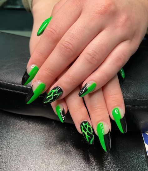 Shego Nails Design, Shego Nail Design, Shego Inspired Nails, Kim Possible Nails, Shego Nails, Shrek Nails, Shego Halloween Costume, Shego Costume, Acrylic Full Set