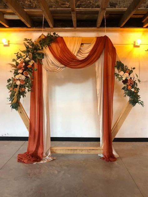 Fall Wedding Arches Indoor, Rustic Theme Backdrop, Terracotta Wedding Centerpieces, Hacienda Wedding Decor, Vintage Mexican Wedding, Fall Wedding Arches, Hacienda Wedding, Coin Photo, Fall Wedding Photos