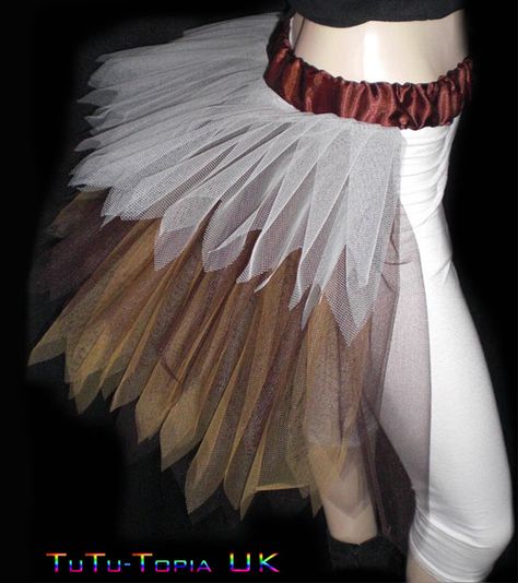 this bustle looks more feathered... but I'm not sure I like it better than just flat tulle... Hen Costume, Honk Jr, Tulle Bustle, Feather Bustle, Eagle Costume, Seussical Costumes, Shrek Costume, Lion King Costume, Diy Decorating Ideas