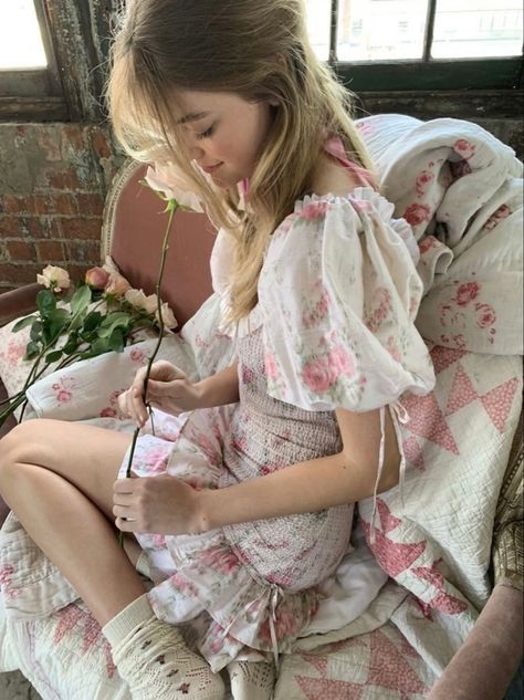 Coquette Pictures, Alena Blohm, Hockey Sticks, Princess Aesthetic, Elle Fanning, Pink Princess, A Flower, Pretty In Pink, Pretty People