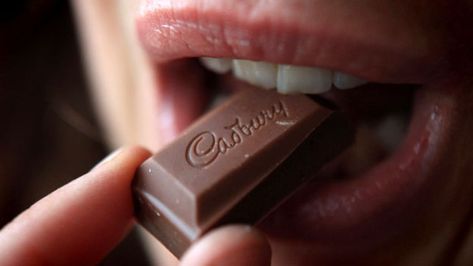 Fans of Cadbury Dairy Milk in the US say it tastes different when it's made in Britain and some Australians say the same. Hershey's milk chocolate is different again. What's the explanation? Shadow Puppets With Hands, Chocolate Cadbury, Eating Chocolate, Valentines Day Chocolates, Cadbury Chocolate, Simple Nutrition, Cadbury Dairy Milk, Chocolate Day, Kraft Recipes