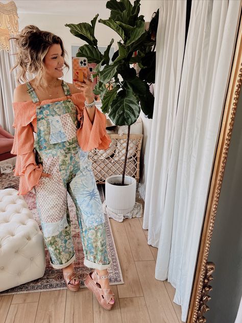 Nice Everyday Outfits, Freebird Shoes Outfit, Styling Rompers Summer Outfits, Boho Mama Style, Boho Easter Outfit, Comfy Easter Outfits, Boho Western Summer Outfits, Feminine Boho Outfits, Boho Overalls Outfits