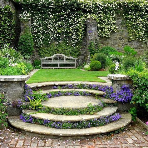 Eye For Design: Landscape With Old World Style Garden Benches Small Cottage Garden Ideas, Stone Steps, Backyard Garden Landscape, Cottage Garden Design, Garden Steps, Flower Garden Design, Longwood Gardens, Have Inspiration, Mediterranean Garden