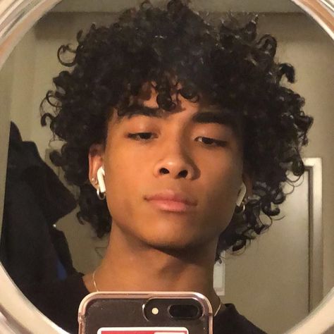 Jaymin Khansmith, Light Skin Men, Boys With Curly Hair, Gender Envy, Skateboard Art, Curly Hair Men, Grunge Hair, Attractive People, Black Boys