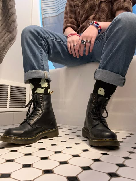 Doc Martens Aesthetic Men, Doc Marten Outfit Men, Doc Martens Boots Outfit Men, Dr Martens Outfit Men, Dr Martens Men Outfit, Doc Martens Outfit Men, Indie Fashion Men, Boho Men Style, Punk Style Outfits