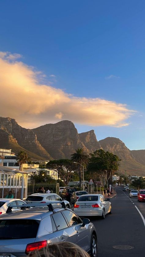 South Africa Lifestyle, Summer In South Africa, Capetown City Aesthetic, Uct Cape Town Aesthetic, Uct Cape Town, Cape Town Wallpaper, South Africa Instagram, Cape Town South Africa Aesthetic, South African Aesthetic