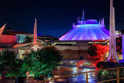 Disneyland's Space Mountain Turns 40 Disney Challenge, Disney World Magic Kingdom, Disney Rides, Space Mountain, Disney World Parks, Downtown Disney, Disneyland Park, Disney California Adventure, Thrill Ride