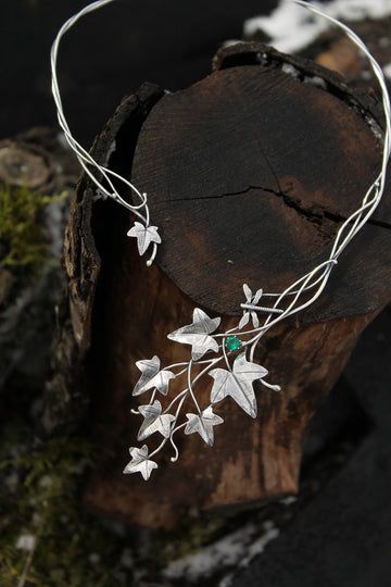 The most beautiful silver pendants of my inner garden.  Flowers, mushrooms, leaves, berries - more natural details. Ursula Jewelry, Elven Forest, Open Necklace, Piercing Inspiration, Vine Jewelry, Silversmithing Jewelry, Elven Jewelry, Plant Jewelry, Dragonfly Jewelry