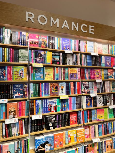 romance section >>>>> Romance Books Aesthetics, Romantic Books Aesthetic, Teen Love Books, Romance Books Aesthetic, Bookstore Cafe, Fantasy Books To Read, Romantic Books, World Of Books, Beach Reading