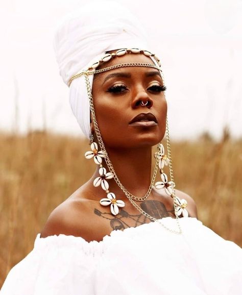 African Inspired Photoshoot Black Women, African Goddess Photoshoot Ideas, Afrocentric Photoshoot, African Goddess Photoshoot, Black Goddess Photoshoot, Afropunk Aesthetic, Goddess Photoshoot Ideas, Empress Crown, Goddess Photoshoot