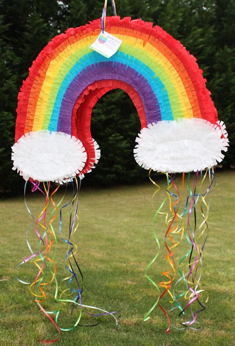 Rainbow Punch, Rainbow Pinata, Pinata Stick, Piñata Ideas, Diy Pinata, Pinata Party, Rainbow Pin, Diy Rainbow, Rainbow Birthday Party