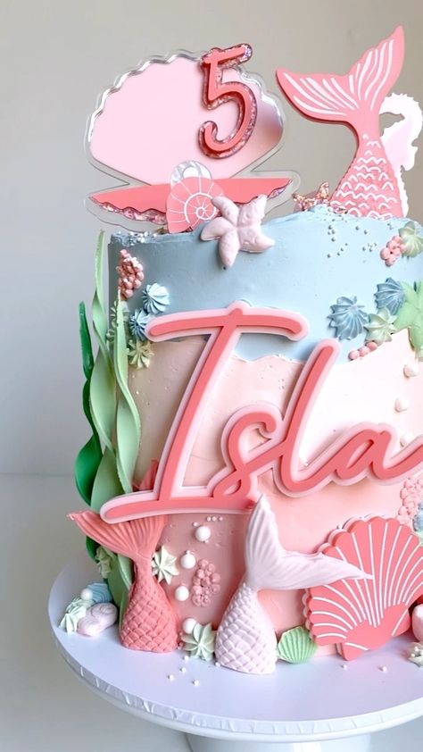 Pink Mermaid Cake, Green Colour Scheme, Mermaid Birthday Cakes, Anna Grace, Green Color Schemes, Green Mermaid, Pink Mermaid, Mermaid Cakes, Mermaid Birthday