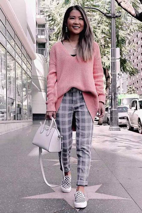 Gray Plaid Pants With Pink Oversized Sweater #pinksweater #graypants  ★ Plaid pants outfit ideas, anything from high waisted to grunge looks is covered! ★ #plaidpants #pantsoutfit #outfit #outfitidea Light Plaid Pants Outfit, Black And Gray Plaid Pants Outfit, Comfy Plaid Pants, Gray Plaid Pants Outfit, Gray Plaid Pants, Grey Plaid Pants Outfit, Casual Full-length Plaid Pants, Green Plaid Pants, Striped Dress Outfit