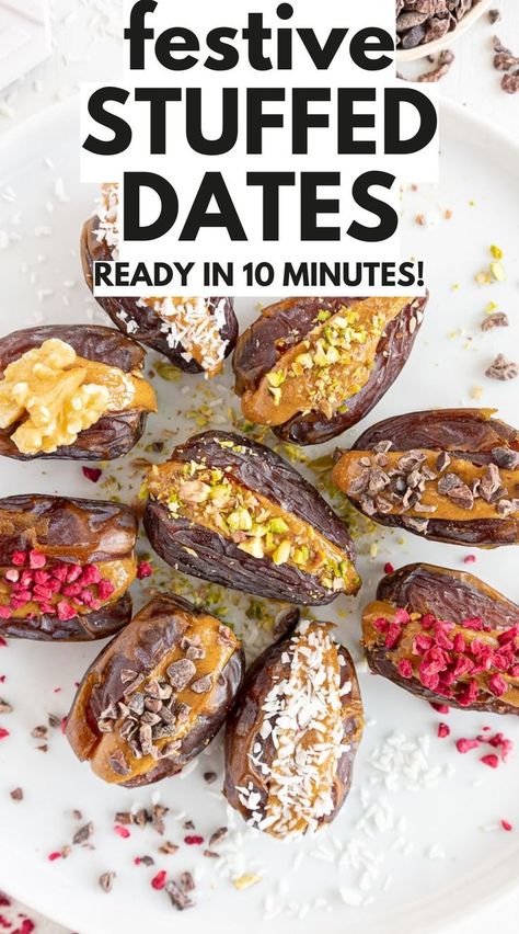 stuffed dates Date Candy Roll, Filled Dates Recipes, Pitted Dates Recipes, Dates With Peanut Butter, Christmas Desserts Vegan, Peanut Butter Stuffed Dates, Vegan Christmas Cake, Vegan Christmas Treats, Snack Ideas For Adults