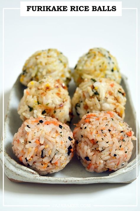 Rice With Furikake, Rice Bites Appetizers, Furikake Rice Ball, Sushi Rice Balls, Rice Bites, Sushi Balls, Masterchef Recipes, Spicy Crab, Salmon And Rice