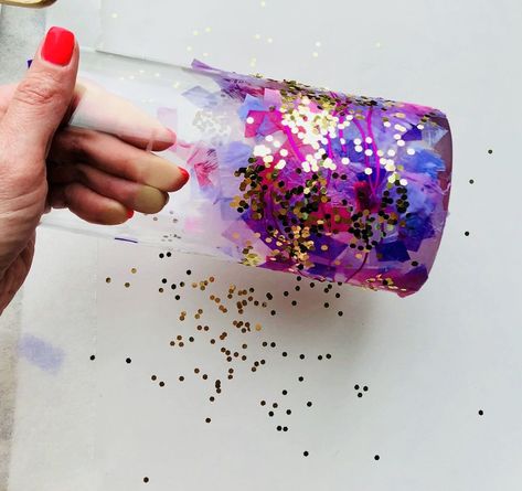 Glitter Vases, Mercury Glass Diy, Painted Glass Vases, Diy Confetti, Mosaic Flower Pots, Mod Podge Crafts, Diy Glitter, Glass Glitter, Vase Crafts