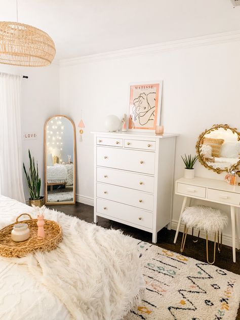 White Gold Bedroom, Gold Bedroom Decor, Floor Length Mirror, Dream Apartment Decor, Gold Bedroom, Cute Bedroom Decor, Redecorate Bedroom, Teen Bedroom Decor, Madison Park