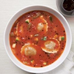 Ravioli & Vegetable Soup - EatingWell.com 30 Minute Soup Recipes, Ravioli Soup, 500 Calorie, 1200 Calories, Vegetable Soup Recipes, Diet Meal, Idee Pasto Sano, Bowl Of Soup, Diet Meal Plans