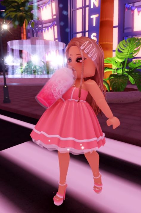 Fantasy Heels, Roblox People, Royal High Outfits, High Photoshoot, Royale Outfits, Mario Coloring, Mario Coloring Pages, Pink Drink, Royal Clothing