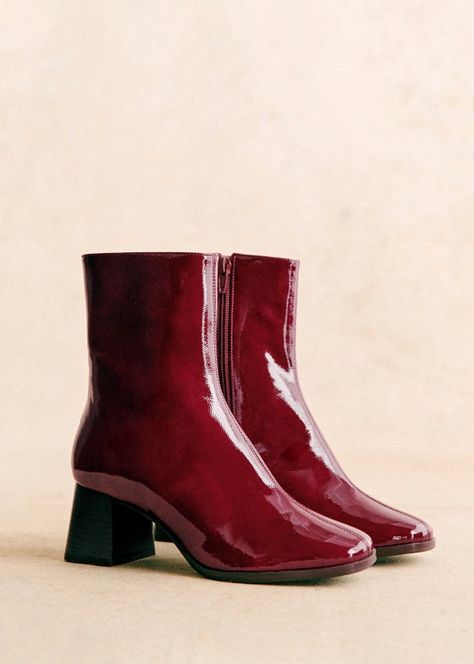 Red Leather Boots, Boots Fall Ankle, Burgundy Boots, Tabi Shoes, Red Boots, Gorgeous Shoes, Boot Brands, Footwear Design Women, Boots Fall