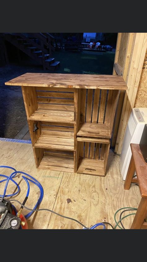 Small Boutique Event Space, Indoor Craft Booth Walls, Small Store Set Up Ideas, Apparel Vendor Booth Display Ideas, Boutique Crate Display, Vendor Display Stand Diy, Craft Show Cash Box Booth Ideas, Wood Crate Jewelry Display, Boho Display Booth