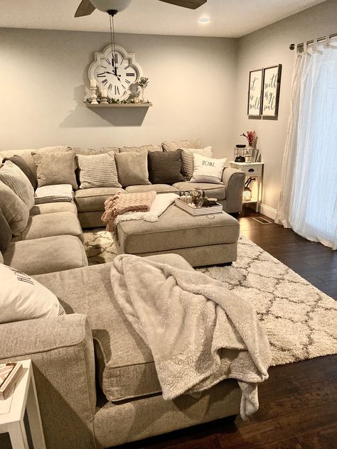 Living Room Tan Sectional, L Shaped Sectional Sofa Living Room, French Cou Try Living Room, Farmhouse Living Room Sectional Couch, Rugs In Family Room, Large Mounted Tv Living Room, Cozy Sectional Couch Living Room, Living Room Couch Ideas Cozy, L Couches Living Room