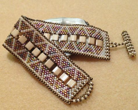 Twin Beads, Seed Bead Tutorials, Bead Weaving Tutorials, Tila Beads, Beading Jewelery, Seed Bead Patterns, Bead Weaving Patterns, Seed Bead Tutorial, Beaded Bracelet Patterns