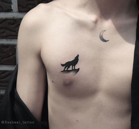 Wolf Tattoo On Chest, Chest Tattoo Simple, Howling Wolf Tattoo, Wolf Tattoos For Women, Tattoo On Chest, Small Wolf Tattoo, Wolf Tattoos Men, Christian Sleeve Tattoo, Small Chest Tattoos