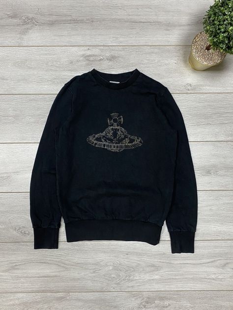 Vivienne Westwood big orb Pin sweatshirt Vivienne Westwood Jumper, Vivienne Westwood Sweatshirt, Vivienne Westwood Petite Orb Necklace, Vivienne Westwood Tee, Men’s Vivienne Westwood, Youtube Logo, Men's Tops, Cool Fits, Vintage Sweatshirt