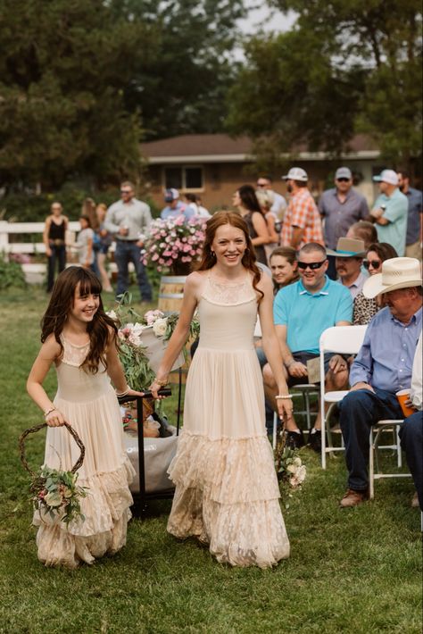 Rustic Junior Bridesmaid Dresses, Boho Jr Bridesmaid Dresses, Teen Flower Girl, Flower Girl Dresses Country, Boho Flower Girl, Wedding Dresses For Kids, Boho Wedding Flowers, Viking Wedding, Brown Wedding