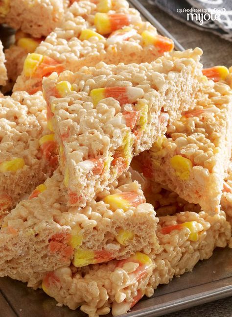 Candy Corn Bars, Candy Corn Rice Krispie Treats, Candy Corn Recipe, Halloween Rice Krispie Treats, Pasteles Halloween, Candy Corn Cookies, Corn Rice, Rice Krispies Treats, Krispy Treats