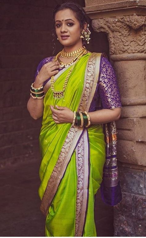 Sari Wearing Style, Spruha Joshi, Marathi Saree, Maharashtrian Saree, Maharashtrian Wedding, Marathi Bride, Kashta Saree, Nauvari Saree, Marathi Actress