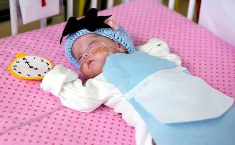 These Teeny NICU Babies in Halloween Costumes Are Going to Make You So Happy Preemie Halloween Costumes, Diy Nicu Halloween Costume, Nicu Crafts Halloween, Nicu Halloween Costumes, Felt Nicu Costumes, Nicu Baby Felt Costumes, Nicu Costumes, Nicu Halloween Costumes Crochet, Nicu Halloween