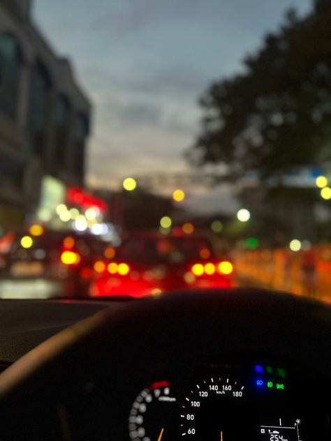 #lights #city #cars #traffic #bokeh #blurry #night #blurrynight #aesthetic #pictureoftheday #picture #car #drive #driving #nightride Blur Cars Aesthetic, Car Traffic Aesthetic, Blinding Lights Aesthetic, Blurry Car Pics, Night Traffic Aesthetic, Monkeys Aesthetic, Cars Traffic, Blurry Night, 505 Arctic Monkeys