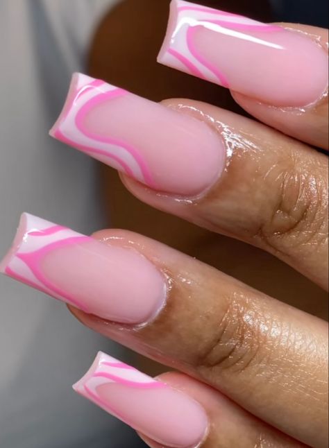 Pink And Metallic Nails, Simple French Nails Design, Nail Ideas Girly, Pink Nails Inspo Short, Pink Design Acrylic Nails, Pink French Tip Designs, Pink Acrylic Designs, Pink Birthday Nail Designs, Pink Summer Nails Designs