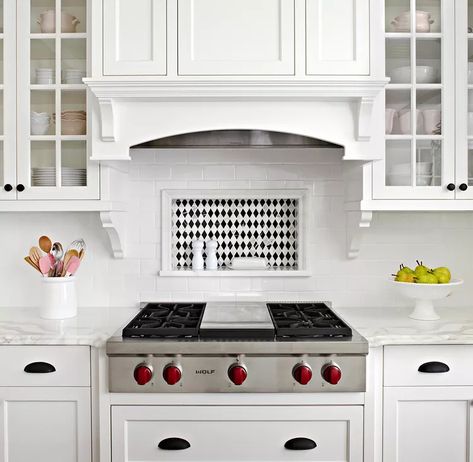 20 Ideas for a Tile Backsplash Behind the Stove Nook Behind Stove, Decorative Tile Backsplash Behind Stove, Decorative Backsplash Behind Stove, Backsplash Accent Behind Stove, Tile Behind Range, Tile Backsplash Behind Stove, Range Backsplash Ideas, Accent Tile Behind Stove, Backsplash Behind Stove Only