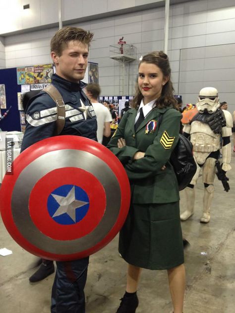 Steve and Peggy cosplay Halloween Costumes Marvel, Steve And Peggy, Marvel Halloween Costumes, Cosplay Couple, Captain America Cosplay, Couples Cosplay, Couple Cosplay, Marvel Couples, Captain America Costume